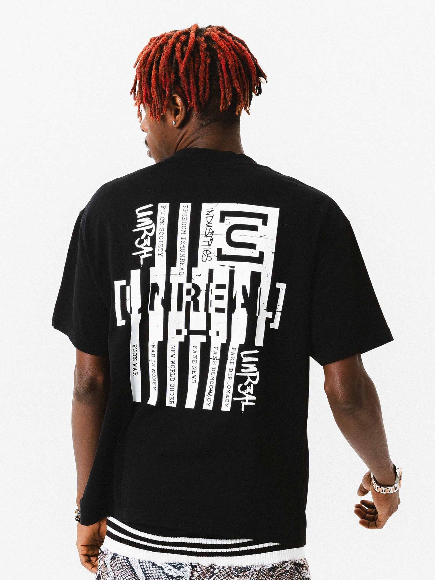 UNREAL FLAG Tee Jet Black